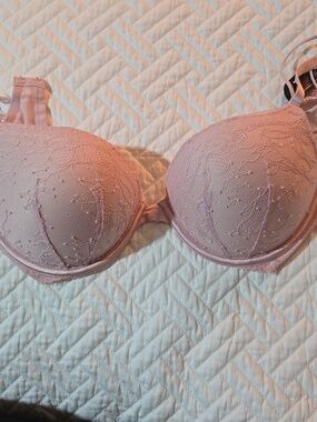 Victoria's Secret Light Pink Padded Lace Bra